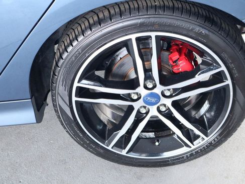 Used 2018 Ford Focus ST FWD image 43