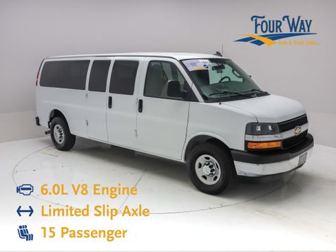 Used 2018 Chevrolet Express 3500 LT w/ LT Preferred Equipment Group RWD image 1