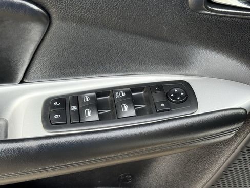 Used 2019 Dodge Journey SE image 13