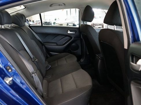 Used 2018 Kia Forte LX image 9