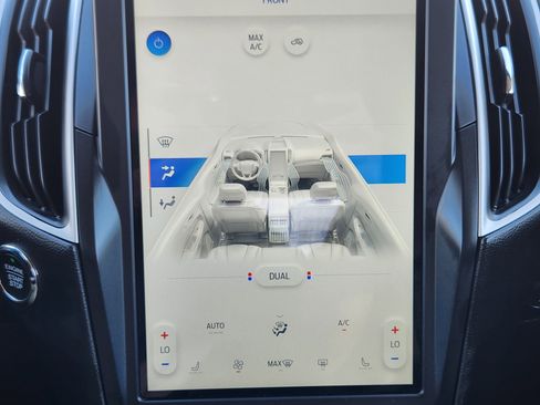 Used 2024 Ford Edge SEL image 13