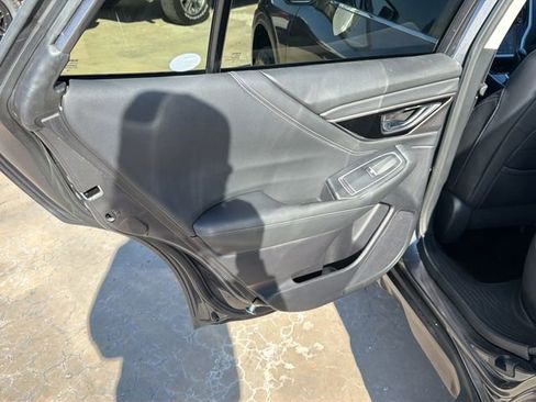 Used 2020 Subaru Outback Limited image 15