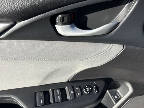 Used 2018 Honda Civic EX-T image 12