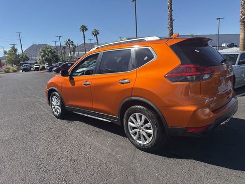 Used 2020 Nissan Rogue SV FWD image 14