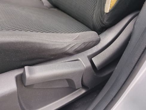 Used 2018 Nissan Rogue Sport S image 16