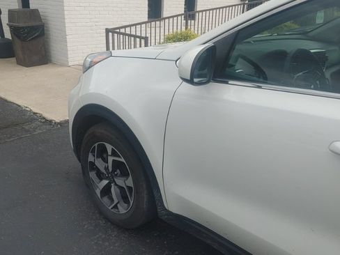 Used 2021 Kia Sportage LX FWD image 9