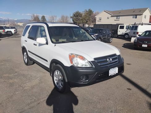 Used 2005 Honda CR-V EX image 3