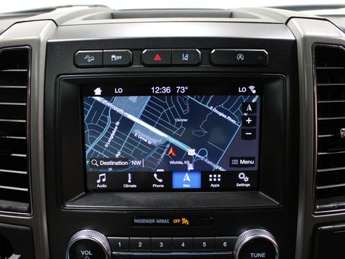 Used 2018 Ford Expedition XLT w/ Equipment Group 202A AWD/4WD image 17