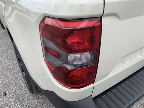 New 2025 Ford Maverick Lariat w/ Black Appearance Package image 10