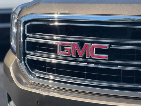 Used 2015 GMC Yukon XL SLT w/ Open Road Package image 9