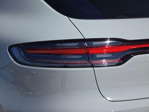 New 2026 Porsche Macan AWD/4WD image 12