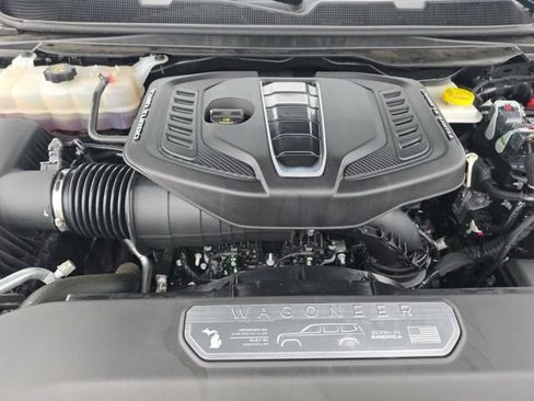 Used 2025 Jeep Grand Wagoneer Series III AWD/4WD image 17