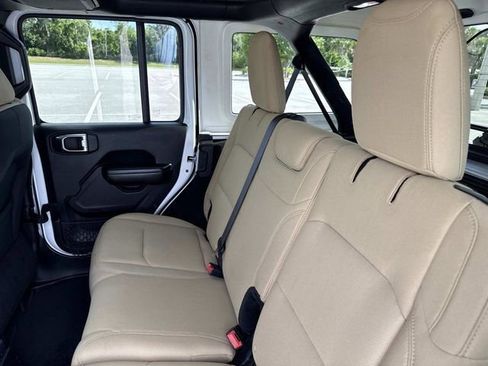 Used 2018 Jeep Wrangler Unlimited Sport S AWD/4WD image 11