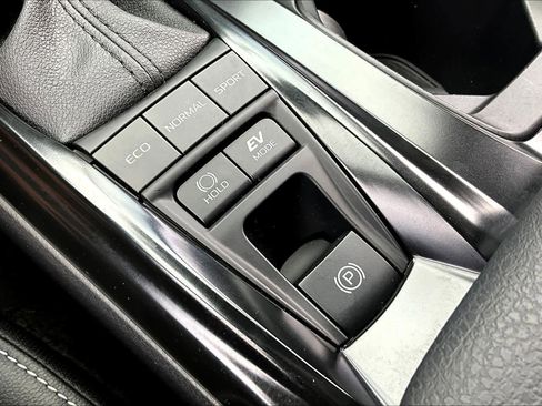 Used 2025 Toyota Camry SE w/ Multimedia Upgrade Package image 31