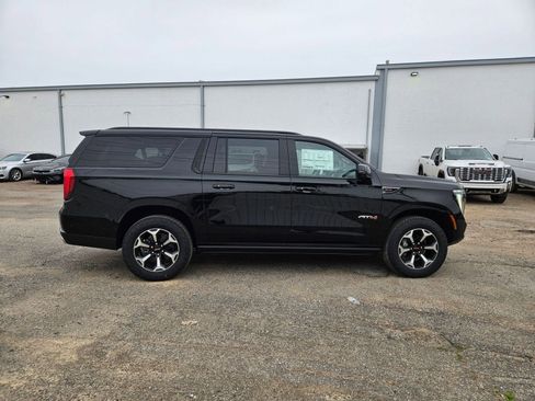 New 2026 GMC Yukon XL AT4 w/ AT4 Premium Plus Package AWD/4WD image 7
