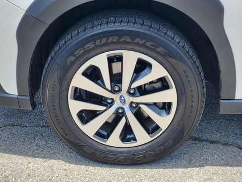 Used 2024 Subaru Outback Premium AWD/4WD image 10
