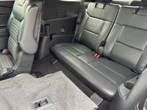 Certified 2025 Ford Explorer ST-Line image 15