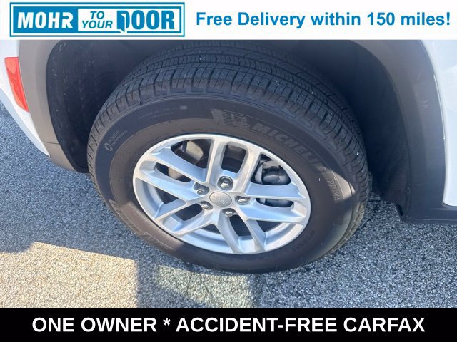 Used 2023 Jeep Grand Cherokee L Laredo AWD/4WD image 34