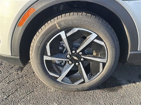 New 2026 Chevrolet Equinox EV LT image 31