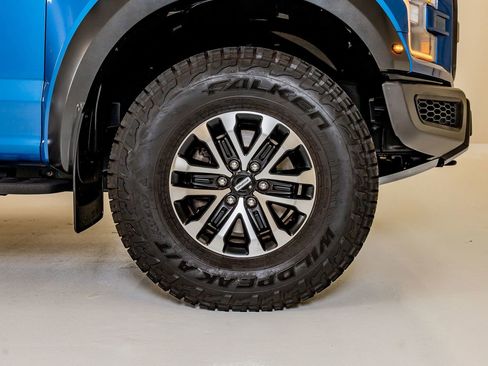 Used 2019 Ford F150 Raptor w/ Equipment Group 802A Luxury AWD/4WD image 11