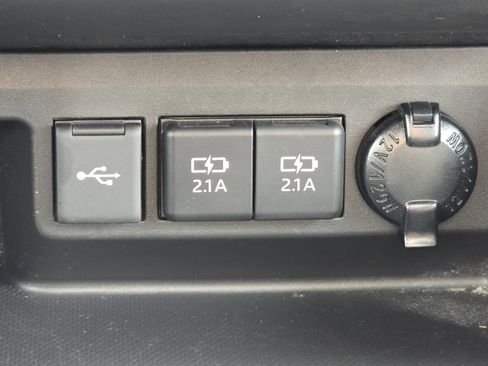 Used 2021 Toyota Highlander XLE image 8