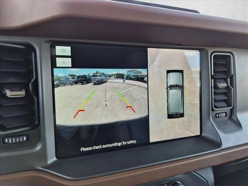 Used 2024 Ford Bronco Outer Banks AWD/4WD image 14