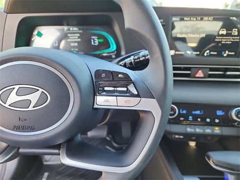 New 2025 Hyundai Elantra Blue image 22