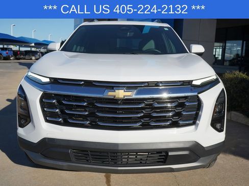 Used 2025 Chevrolet Equinox LT w/ Convenience Package II image 3