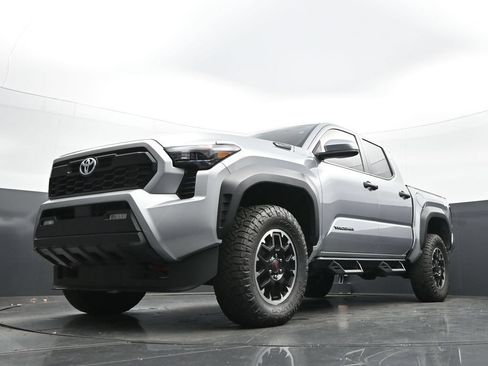 Used 2025 Toyota Tacoma TRD Off-Road AWD/4WD image 26