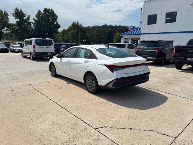 Used 2024 Hyundai Elantra SEL FWD image 23