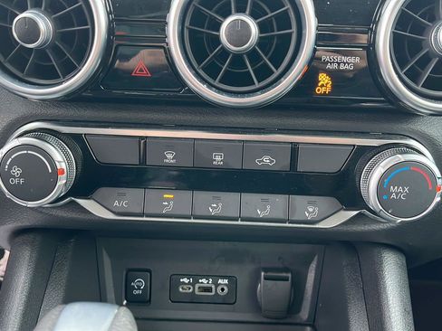 Used 2025 Nissan Sentra SV image 19