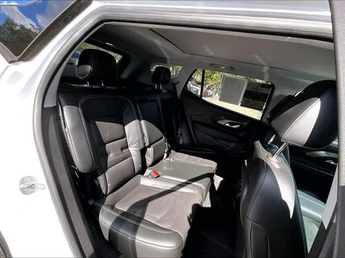 Used 2022 GMC Terrain SLT w/ Tech Package image 20