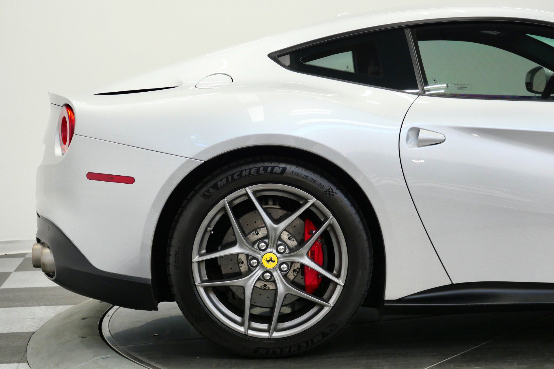 Used 2015 Ferrari F12 Berlinetta RWD image 52