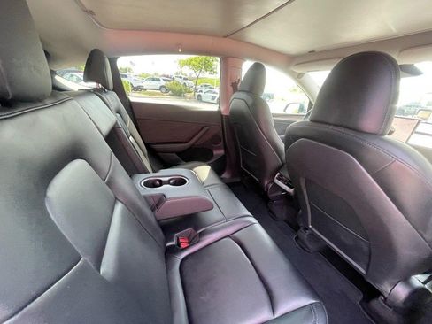 Used 2024 Tesla Model Y Long Range AWD/4WD image 10