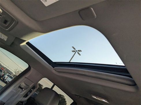 Used 2025 Chevrolet Silverado 2500 LTZ w/ LTZ Convenience Package image 19