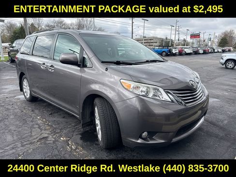 Used 2014 Toyota Sienna XLE w/ Entertainment Package image 3