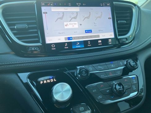 New 2026 Chrysler Pacifica Select image 36