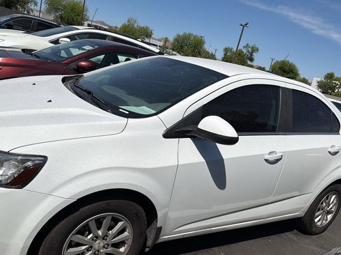 Used 2018 Chevrolet Sonic LT image 2