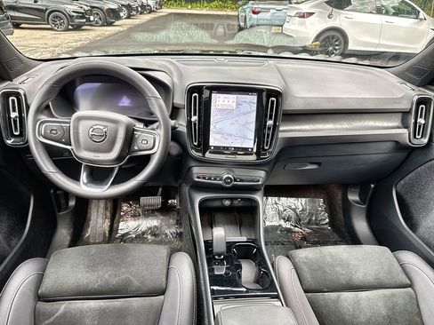 Used 2023 Volvo XC40 Recharge Plus AWD/4WD image 26