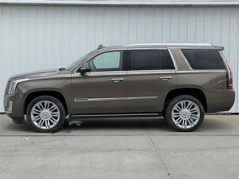 Certified 2016 Cadillac Escalade Platinum AWD/4WD image 11