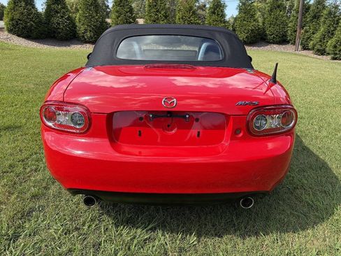 Used 2013 MAZDA MX-5 Miata Sport RWD image 3
