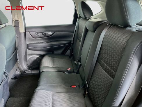 Used 2020 Nissan Rogue S FWD image 29