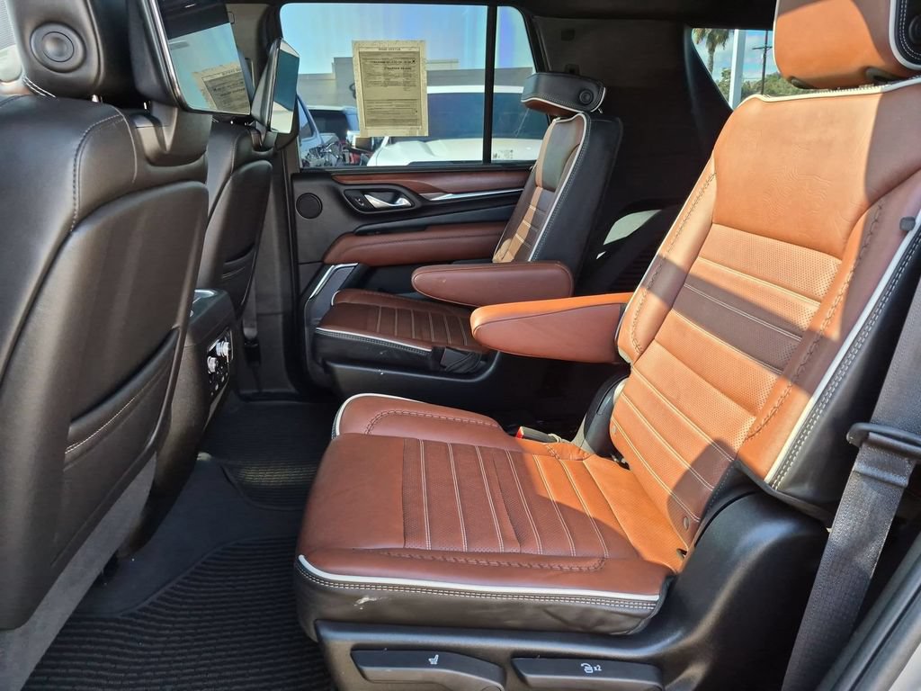 Used 2024 GMC Yukon Denali Ultimate AWD/4WD image 18