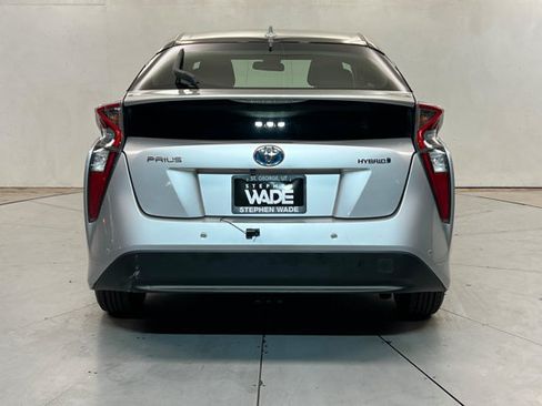 Used 2018 Toyota Prius Two w/ Prius Two Safety Plus Package FWD image 4