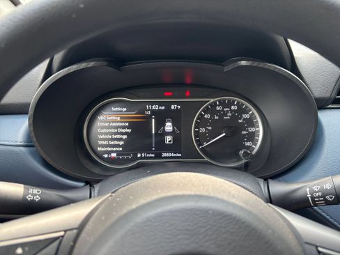 Used 2025 Nissan Versa SV FWD image 37