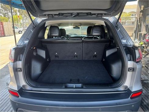 Used 2019 Jeep Cherokee Latitude Plus image 23