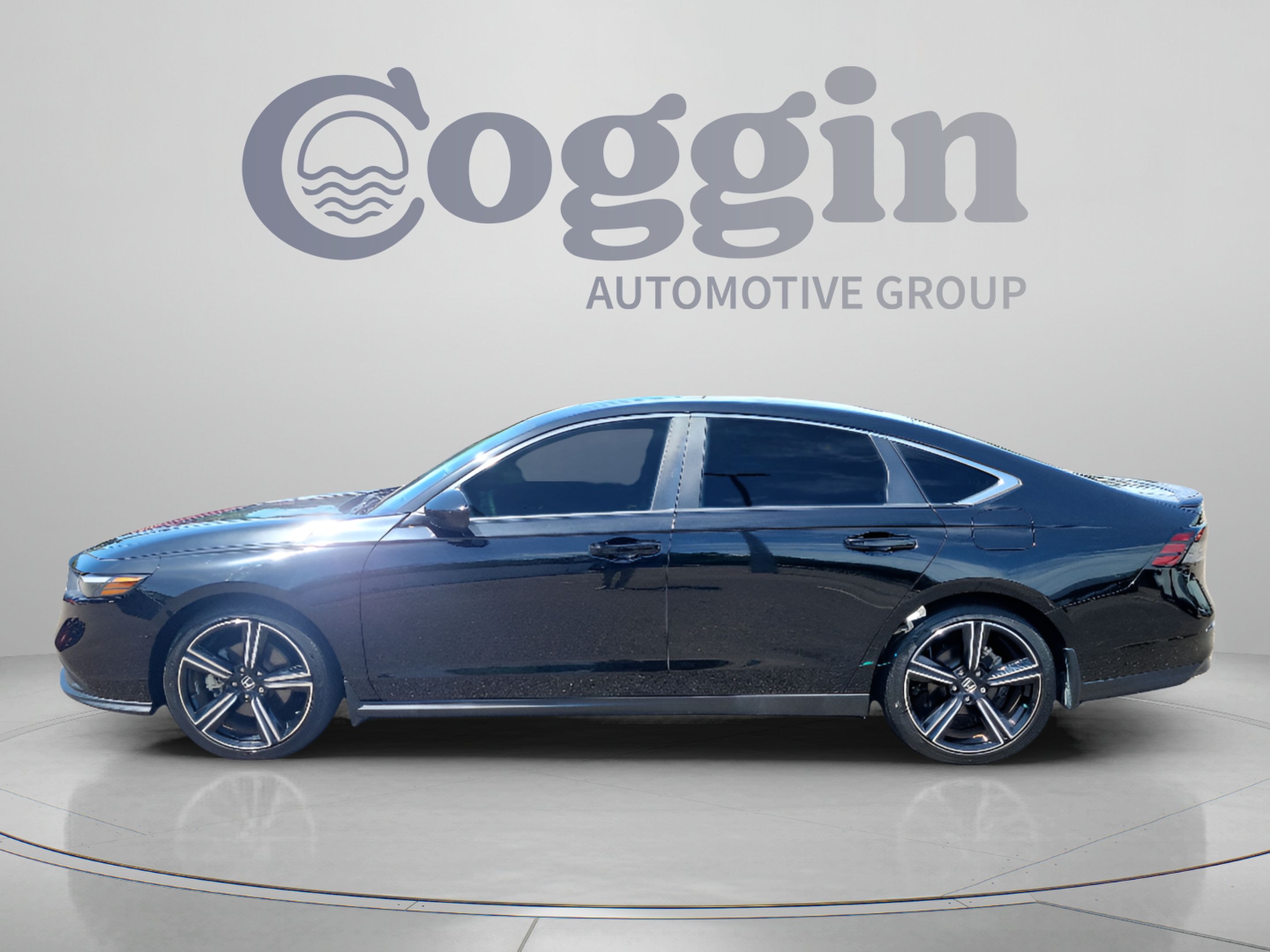 Used 2023 Honda Accord Sport image 2