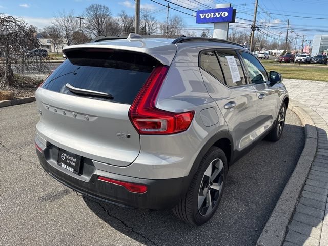 Certified 2025 Volvo XC40 B5 Plus AWD/4WD image 5