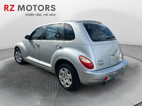Used 2009 Chrysler PT Cruiser image 3