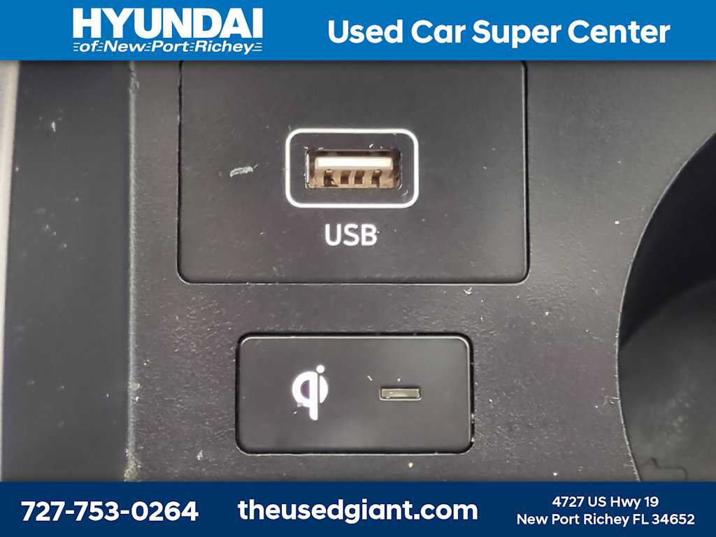 Used 2022 Hyundai Santa Fe SEL w/ Convenience + Premium Package AWD/4WD image 26